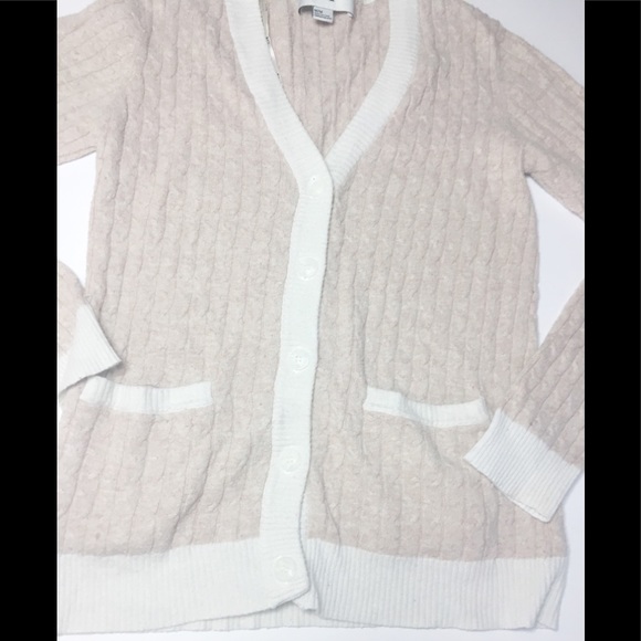 Forever 21 soft pink & ivory cardigan sweater - Picture 2 of 8